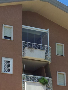Pergotenda vista frontale Roma VetroeXpert Vetrate Pieghevoli e vetrate a scomparsa Glassroom
