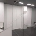 divisorio in vetro e decorazioni in vetro per ufficio