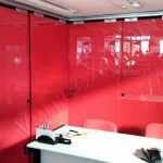 Parete divisoria colorata in vetro Roma VetroeXpert Porte in vetro su misura e Pareti divisorie
