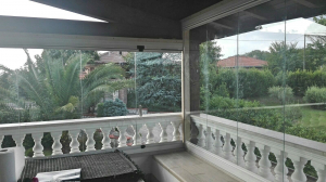 Particolare interno Vetrate Glassroom copertura balcone Roma VetroeXpert Vetrate Pieghevoli e vetrate a scomparsa Glassroom