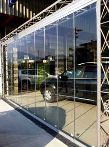 Vetrata a pacchetto Concessionario automobili Roma VetroeXpert Vetrate Pieghevoli e vetrate a scomparsa Glassroom
