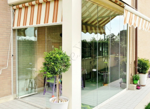 Vetrata panoramica in vetro Giardino dinverno Roma VetroeXpert Vetrate Pieghevoli e vetrate a scomparsa Glassroom