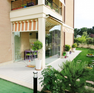 Vetrata panoramica in vetro Giardino dinverno vista dinsieme Roma VetroeXpert Vetrate Pieghevoli e vetrate a scomparsa Glassroom