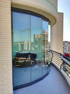 Vetrate Glassroom parete divisoria ad andamento curvo Roma VetroeXpert Vetrate Pieghevoli e vetrate a scomparsa Glassroom