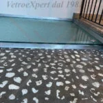 pavimento in vetro per decorare l'esterno 3