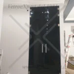 porta in vetro a battente in vetro nero