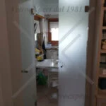 porta in cristallo opaco per separare spazi interni