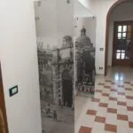armadio decorato con specchi