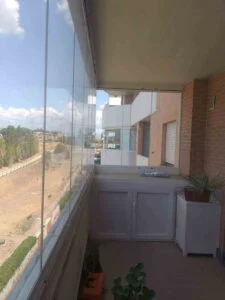 balcone con vetrata panoramica
