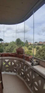 vetrata balcone curva