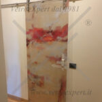 serigrafia decorativa su porta in vetro