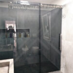 box doccia scorrevole con vetro nero