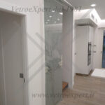 vetroexpert porta in vetro con mantovana per interni