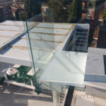 processo per la balaustra in vetro per balcone