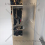 porta in vetro opaco con mantovana per cabina armadio