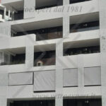 balaustra in vetro per balcone in edificio