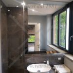 specchio in bagno nero elegante
