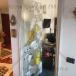 porta in cristallo con serigrafia fiori aperta