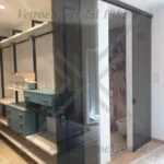 parete divisoria in cristallo per dividere la camera dal bagno 2